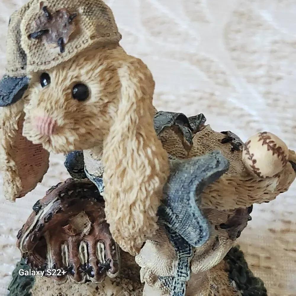 1997 Boyds Bears & Friends featuring Bunny Lefty on the Mound playing baseball